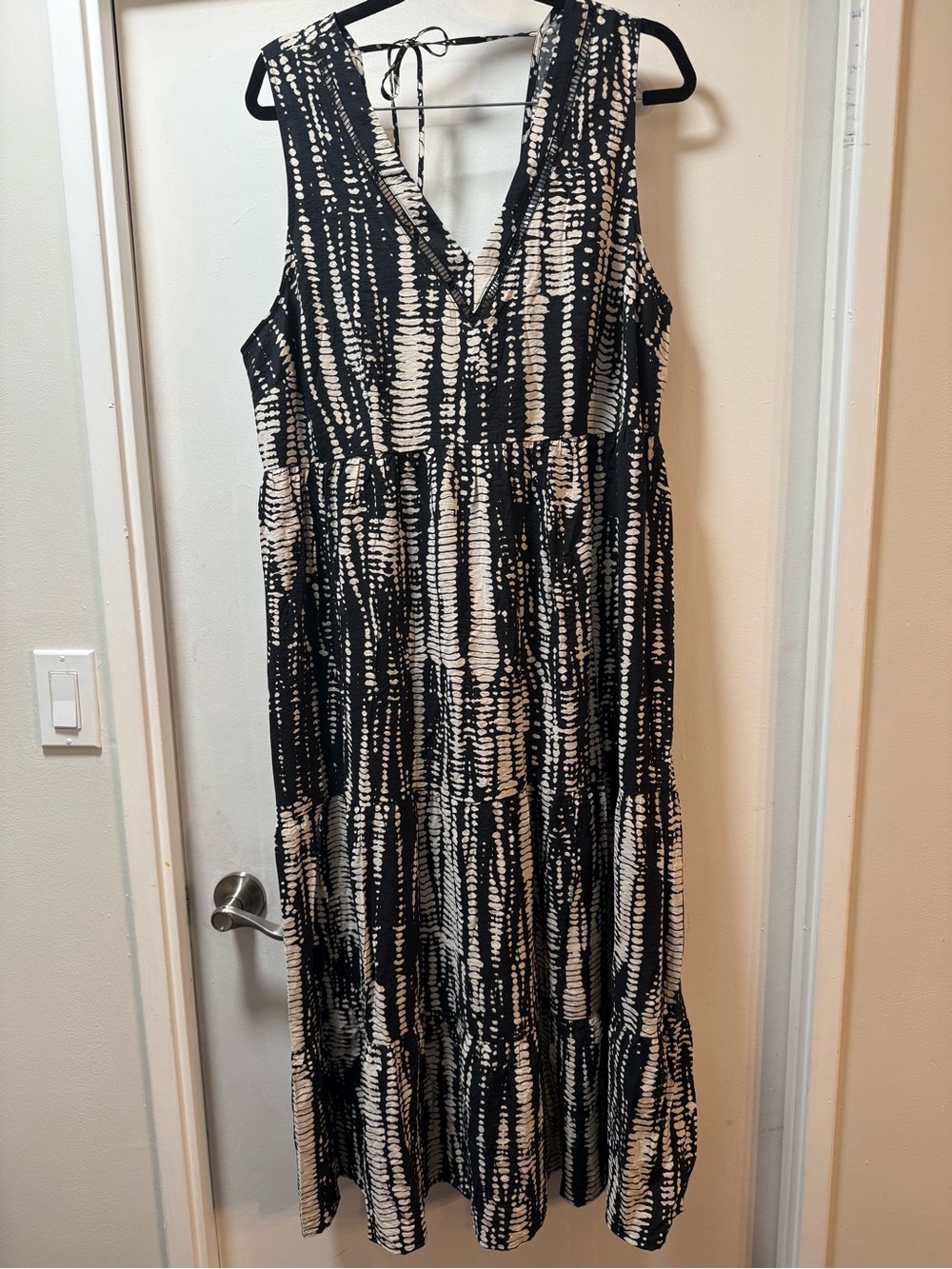 Reitmans Black and Cream Tiered V-Neck Maxi Dress BNWT XXL